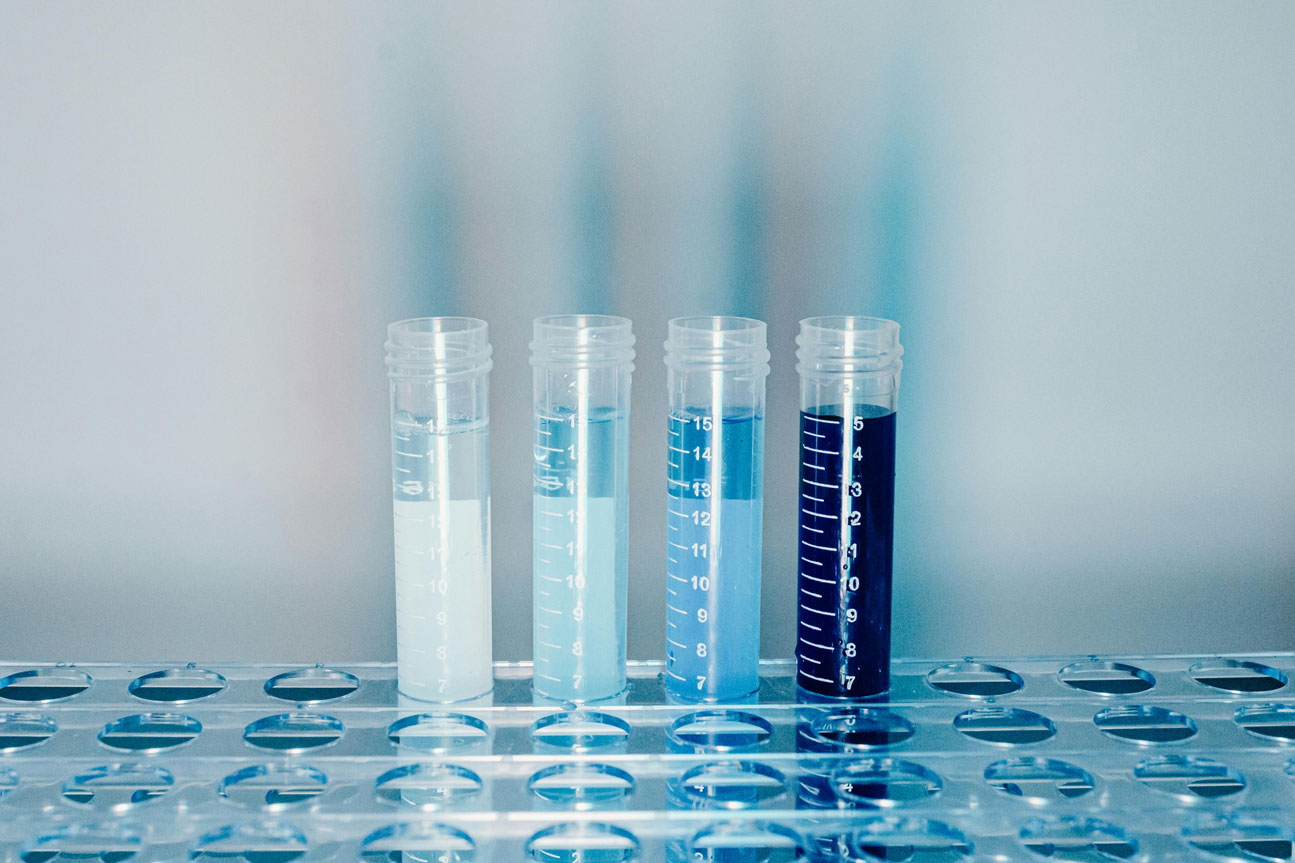 tubes-a-essai-liquide-colore